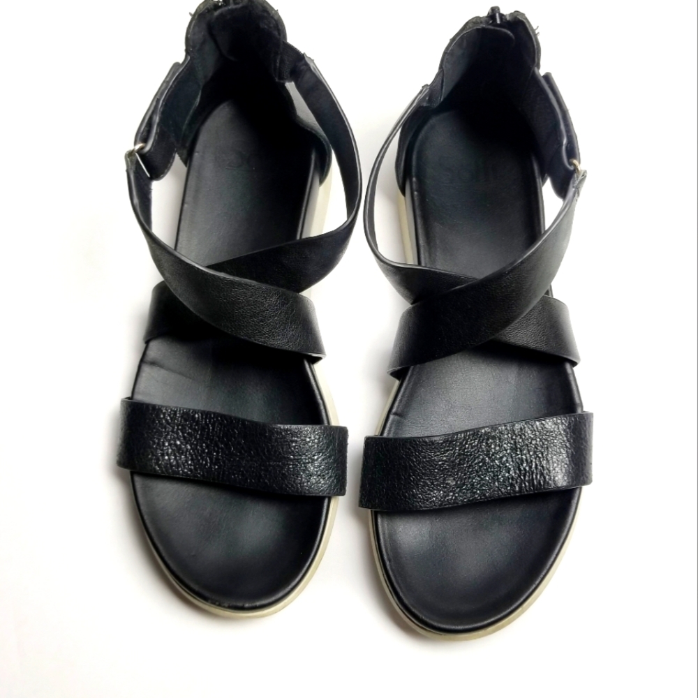 Sofft Fiora Leather Crisscross Sandals 8M
